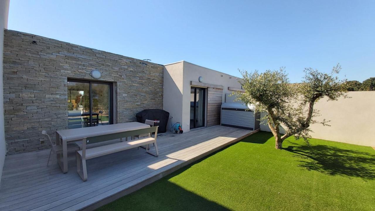 Villa Home Holiday A Cala Rossa Lecci Eksteriør billede