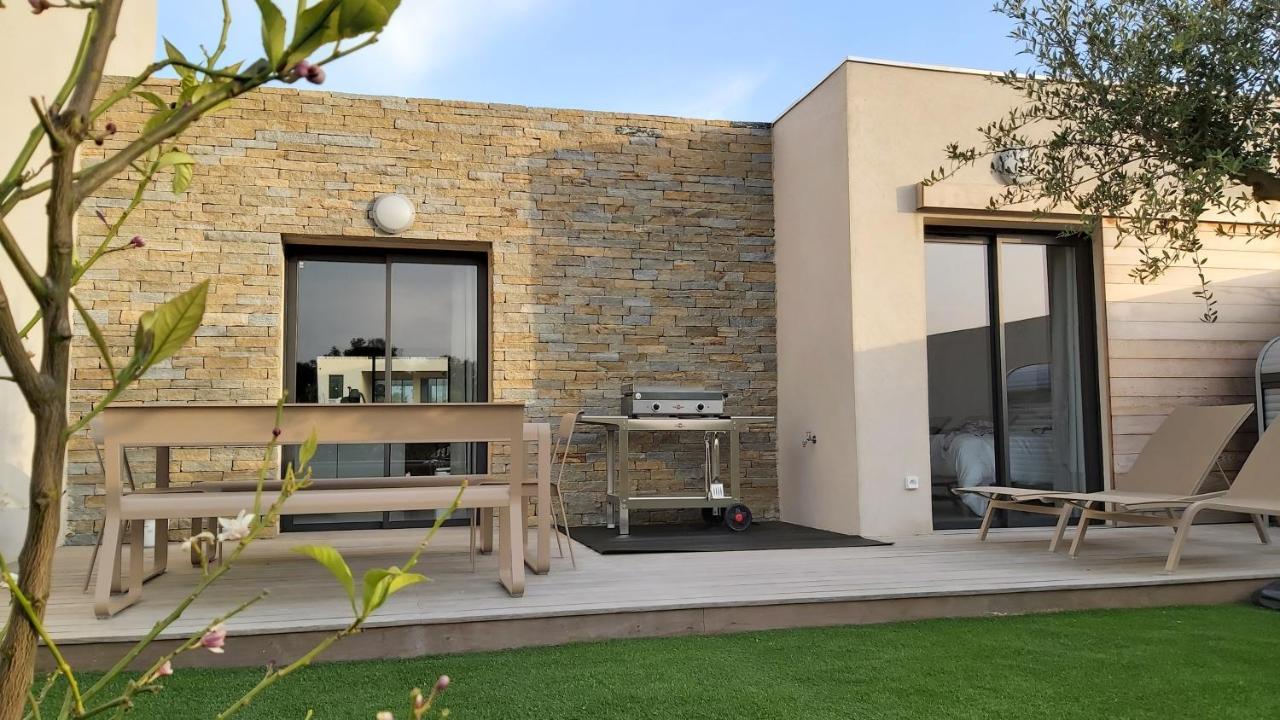 Villa Home Holiday A Cala Rossa Lecci Eksteriør billede