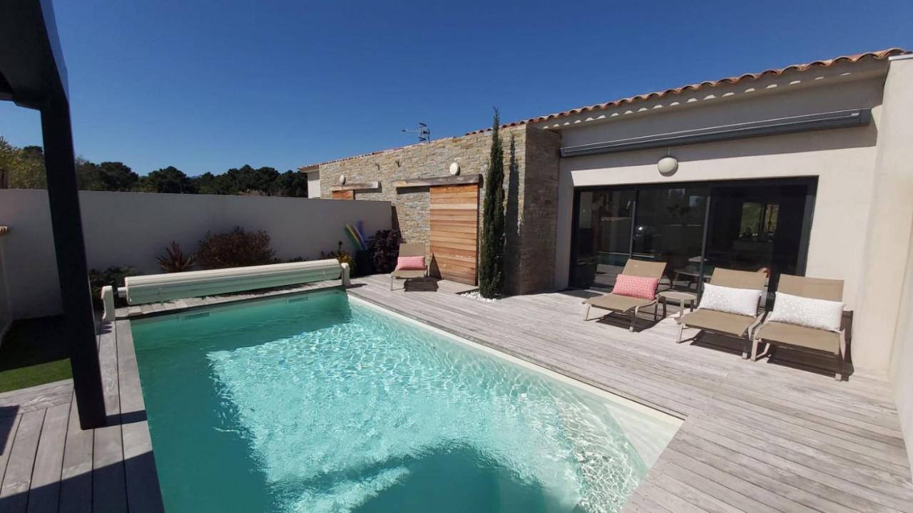 Villa Home Holiday A Cala Rossa Lecci Eksteriør billede