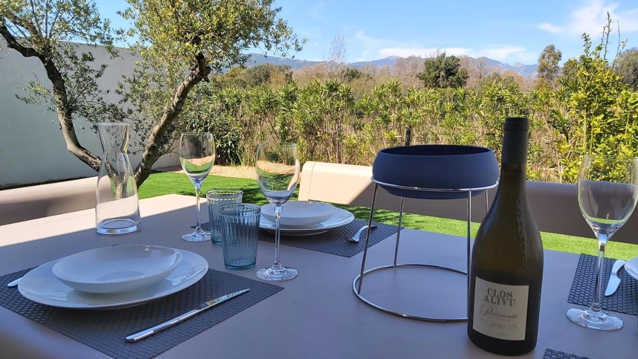 Villa Home Holiday A Cala Rossa Lecci Eksteriør billede
