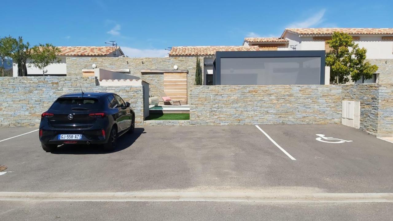 Villa Home Holiday A Cala Rossa Lecci Eksteriør billede